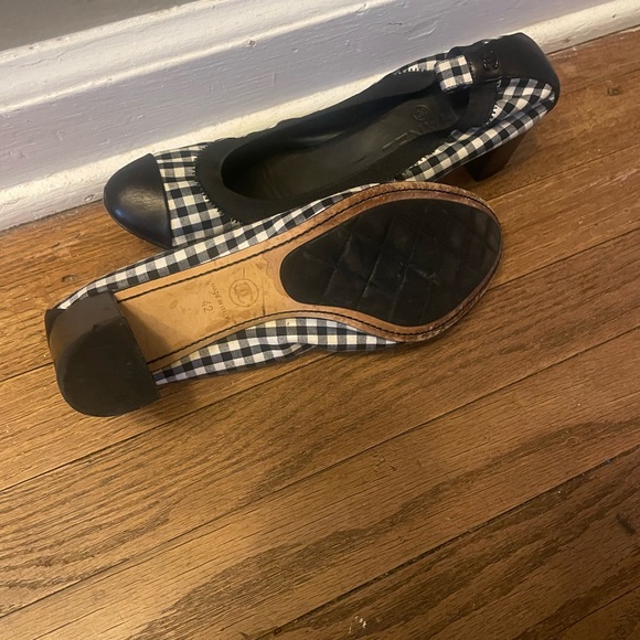 Chanel Black and white checked heels. - Picture 2 of 5